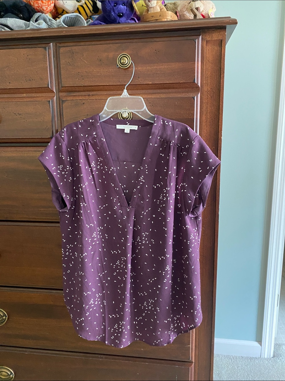 fun 2 fun Plum V-Neck Cap Sleeve Blouse with White Speckle Print
